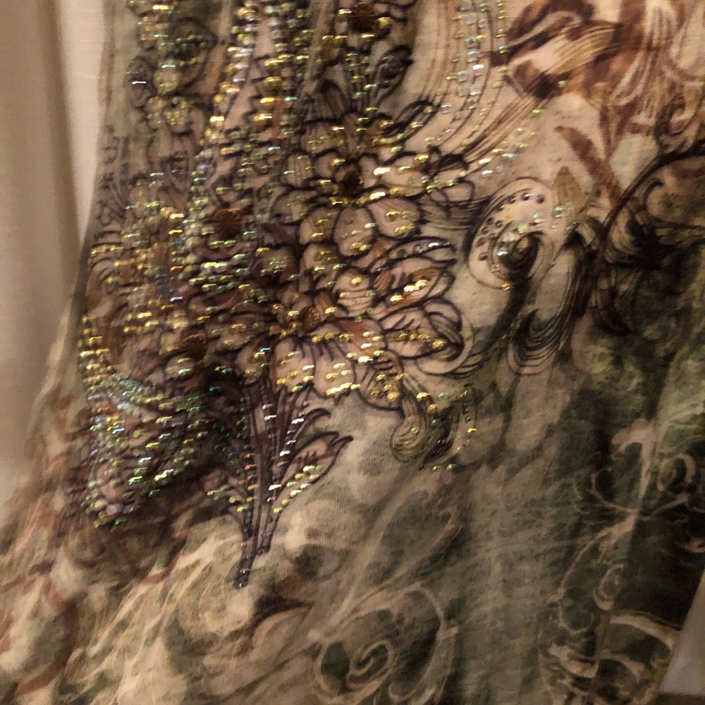 Top - Picture 2 of 2